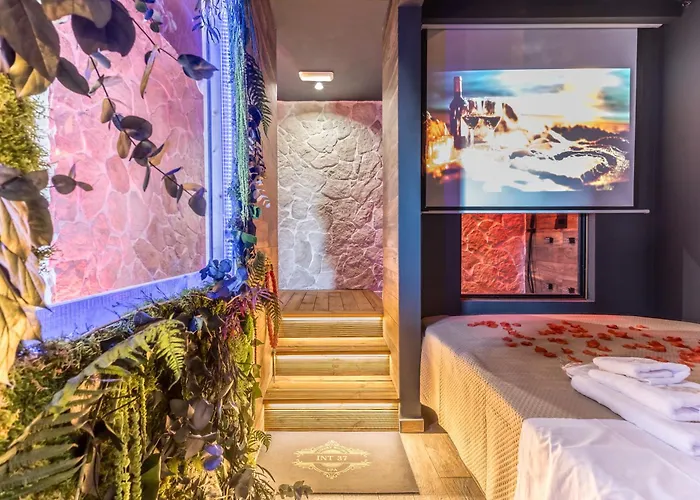 Int 37 Luxury * Rome